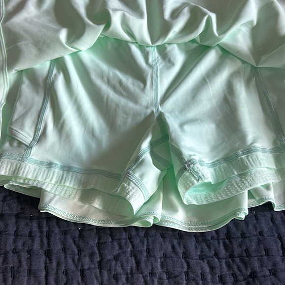 Lululemon high rise court rival skirt size 6 never worn - Picture 2 of 4